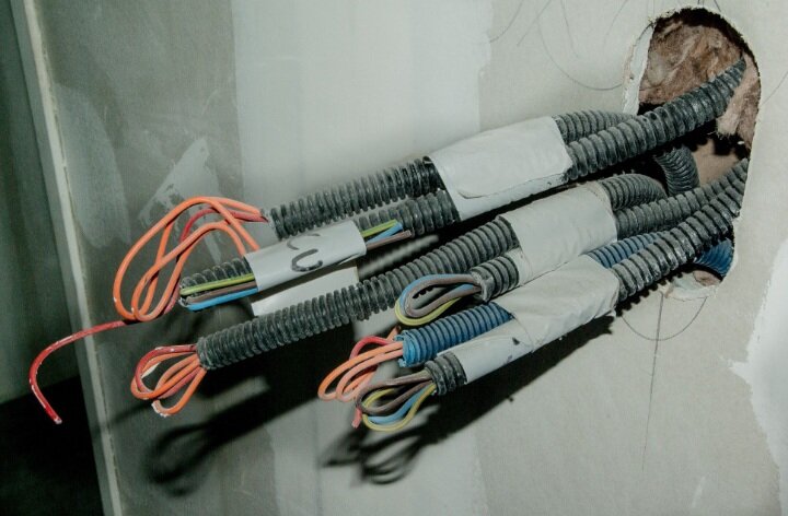 Electrician - CAM Electric – Conectam siguranta cu profesionalismul!
